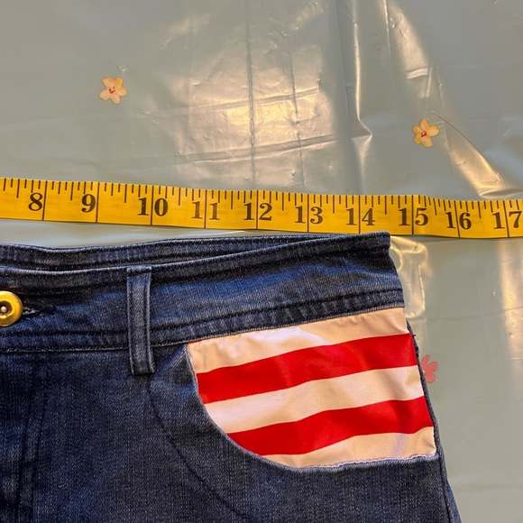 Where’s Waldo Jean shorts - Picture 6 of 10